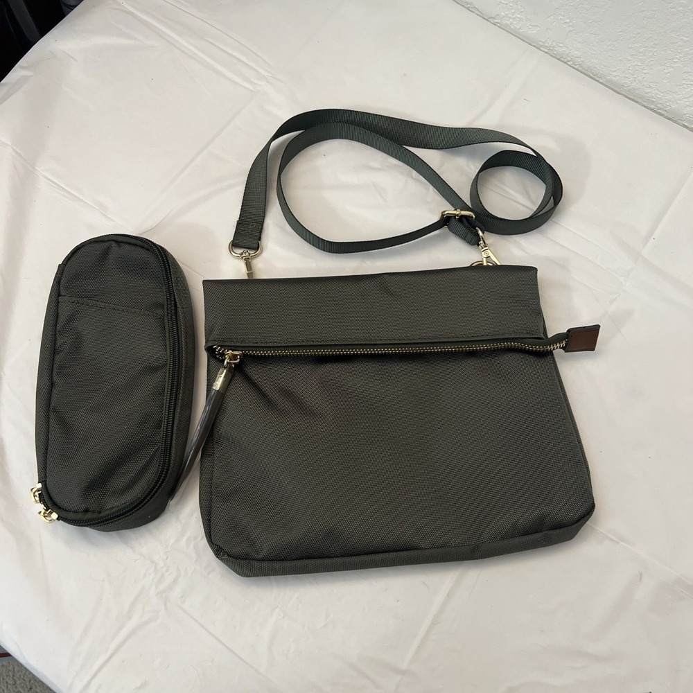 Travelon Anti Theft RFID Olive‎ Green Crossbody Slim Bag 10 X 8.25 Extra Pouch